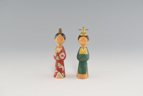日本のかわいいカップル人形の置物 木製 伝統装飾 チャーム ホームデコレーション