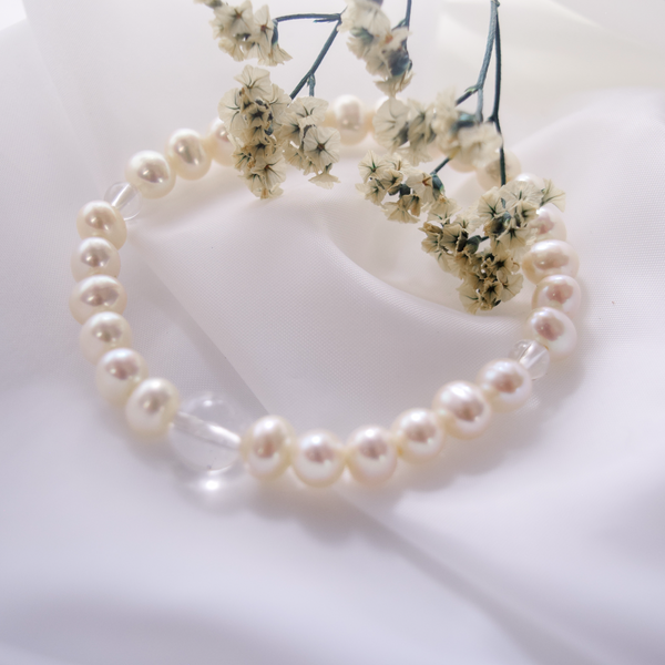 6mm Freshwater Pearls & Crystal Bracelet