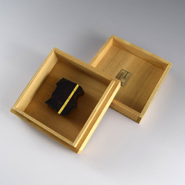 [Japan Exclusive] 4.0cm×3.6cm×1.2cm Agarwood (one of a kind)