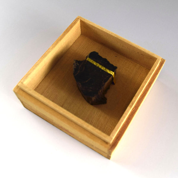 4.0cm×4.0cm×1.8cm 特選 沈香 ウッド 桐箱付 (1点もの)