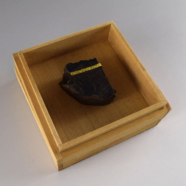 4.0cm×4.0cm×1.8cm 特選 沈香 ウッド 桐箱付 (1点もの)