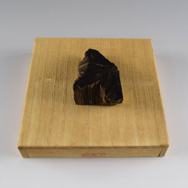 [Japan Exclusive] 4.8cm×3.3cm×1.5cm Agarwood (one of a kind)