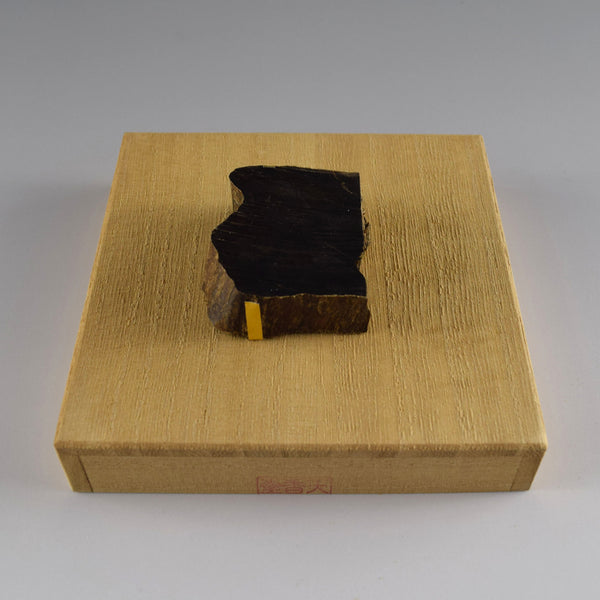 [Japan Exclusive] 4.0cm×3.6cm×1.2cm Agarwood (one of a kind)