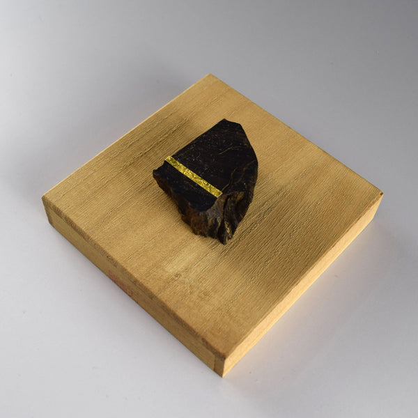 4.0cm×4.0cm×1.8cm 特選 沈香 ウッド 桐箱付 (1点もの)