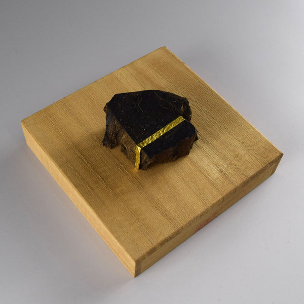 4.0cm×4.0cm×1.8cm 特選 沈香 ウッド 桐箱付 (1点もの)