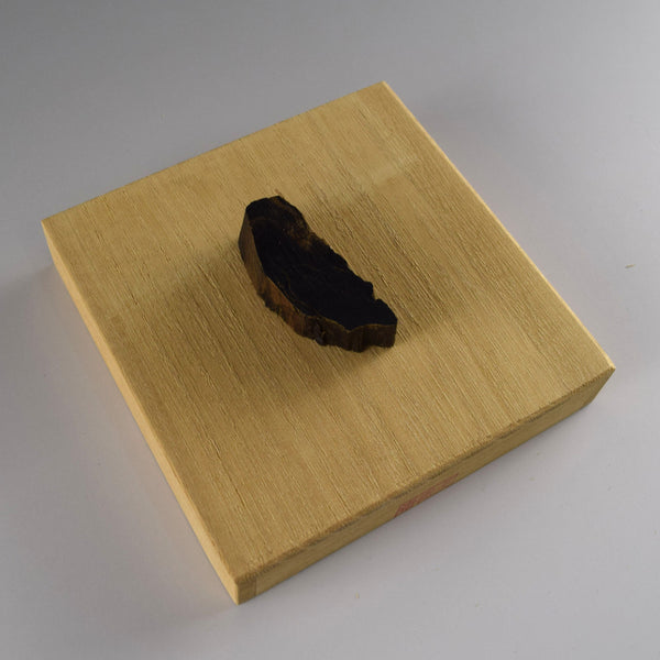 4.2cm×1.8cm×1.1cm 特選 沈香 ウッド 桐箱付 (1点もの)