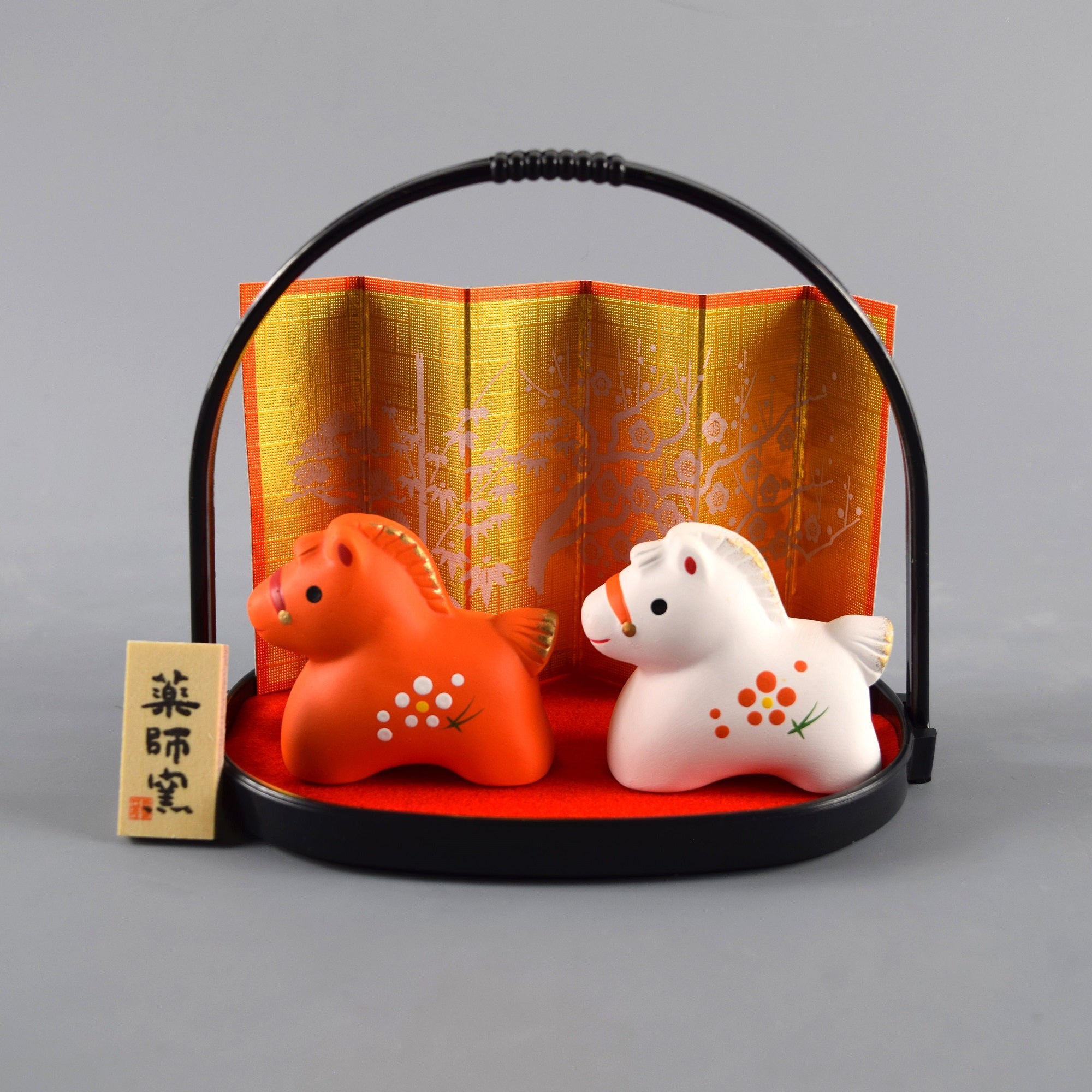 2026 Japanese Zodiac Horse Ceramic Ornament (57 White & Pink basket)