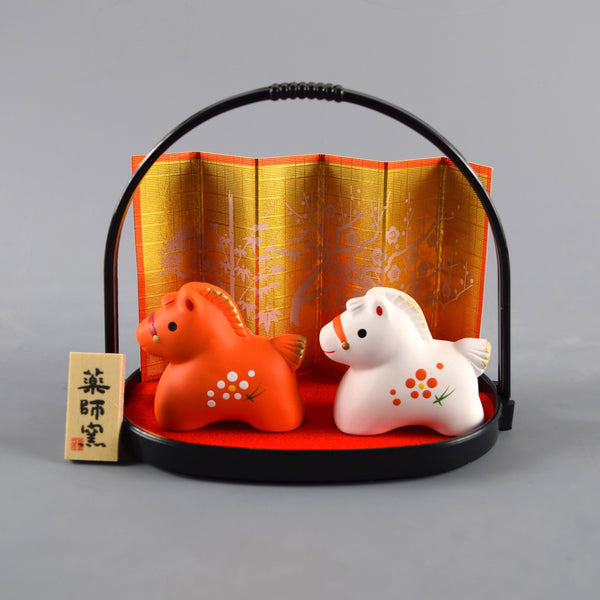 2026 Japanese Zodiac Horse Ceramic Ornament (57 White & Pink basket)
