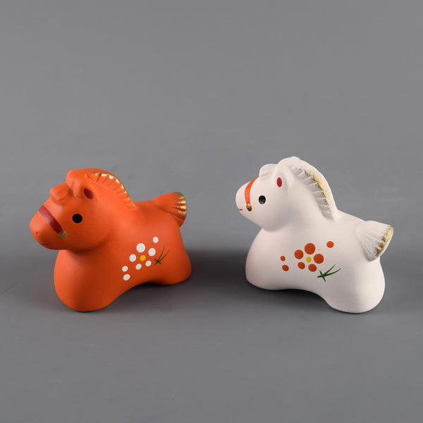 2026 Japanese Zodiac Horse Ceramic Ornament (57 White & Pink basket)