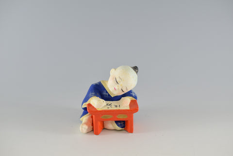 伝統的な日本の人形 - 書道の子供の置物 陶器の装飾品 チャーム ホームデコレーション