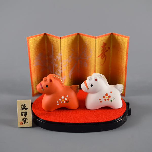 2026 Japanese Zodiac Horse Ceramic Ornament (57 White & Pink basket)