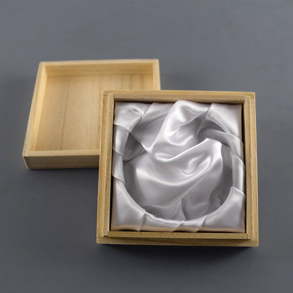 9.5×9.5cm Inro Kiri Paulownia Wooden Box with White Cloth