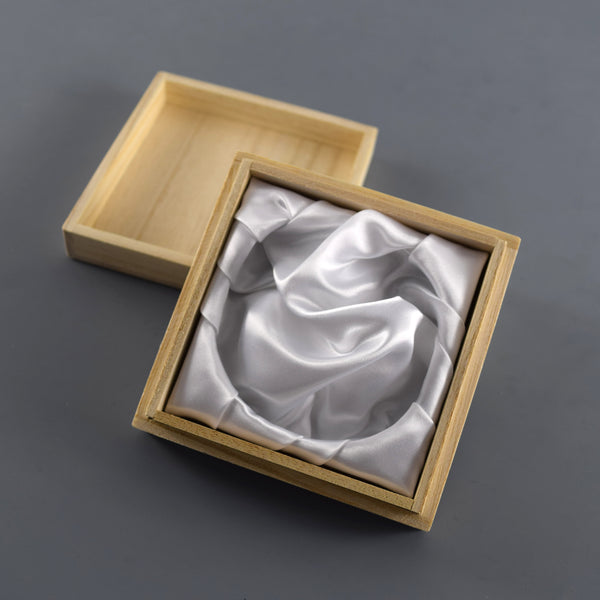 9.5×9.5cm Inro Kiri Paulownia Wooden Box with White Cloth