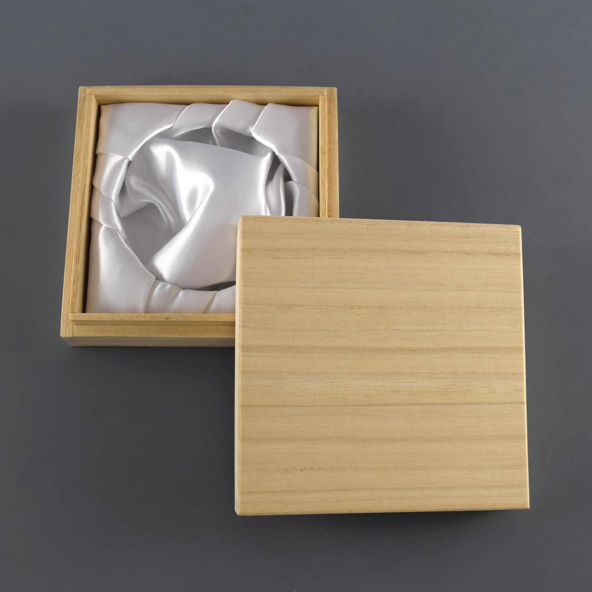 Wood box – Tagged 